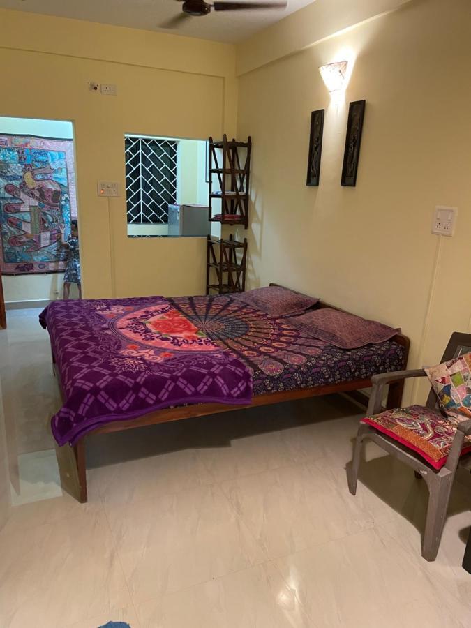 No Name Guesthouse 阿姆波尔 外观 照片
