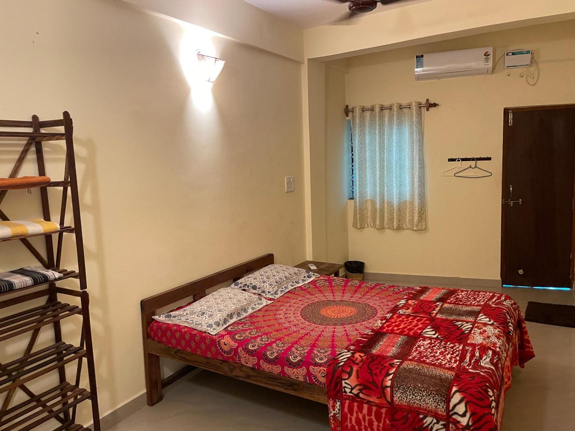 No Name Guesthouse 阿姆波尔 外观 照片