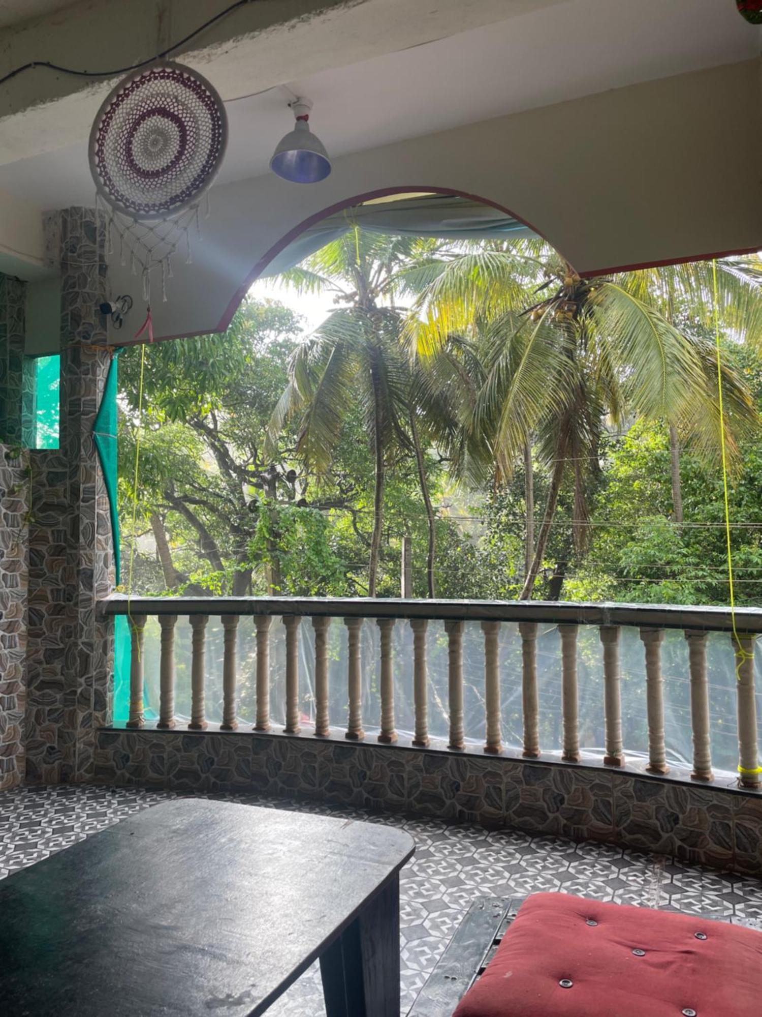 No Name Guesthouse 阿姆波尔 外观 照片